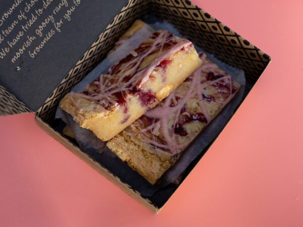 Raspberry Ripple 'Gin' Blondies